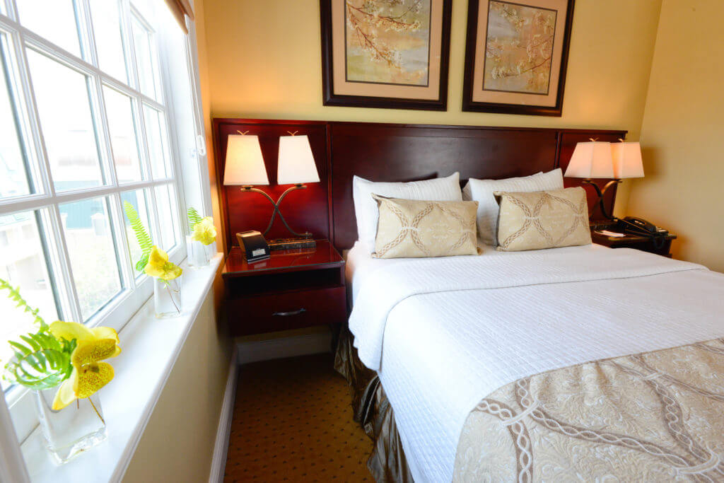 Nassau Inn guest room