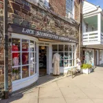 2025 winter lace silhouettes exterior