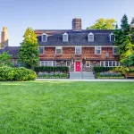 front view of Nassau Inn from a lawn