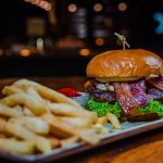 winberie's closeup burger