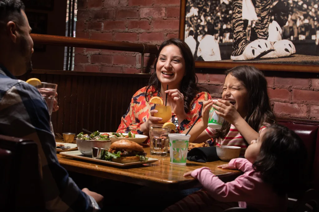 winberies interior family at dinner