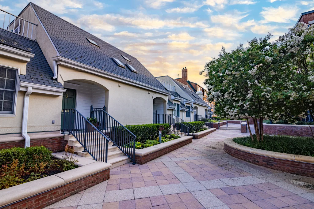 palmer apartment exterior