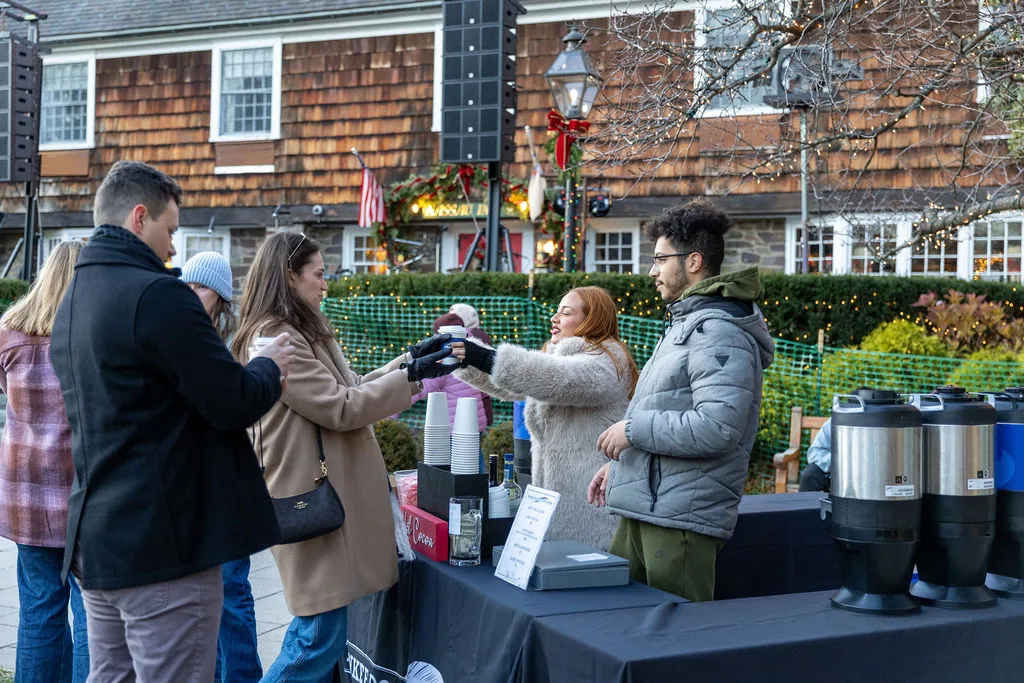 2025 tree lighting hot cocoa